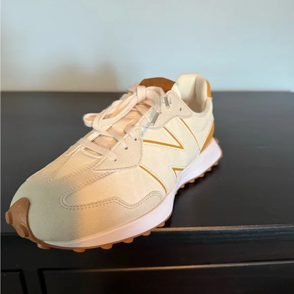 New Balance x CALIA: 327 Golf Sneakers, Women's 9, Dried Apricot NEW